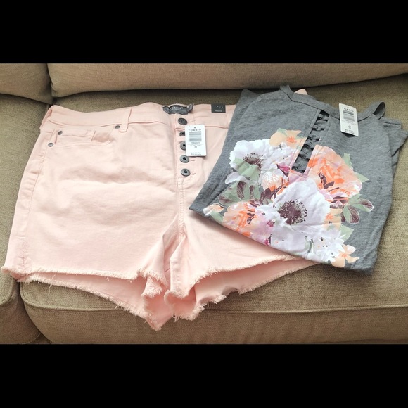 torrid Pants - Torrid NWT shorts and tank. Shorts are size 22, shirt is 4x.